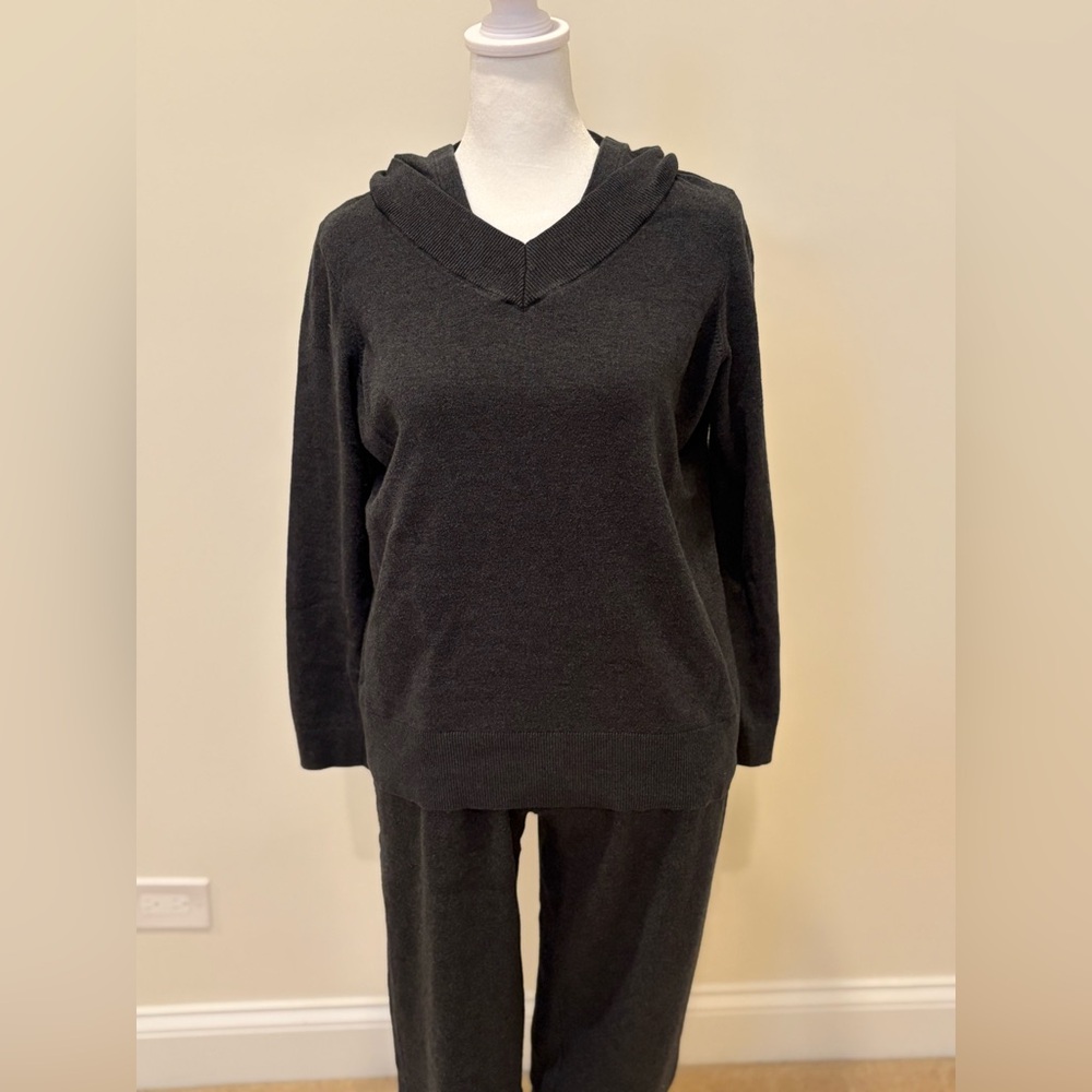 Chico's Zenergy Charcoal Knit Lounge Set